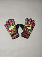 دستکش گلری بچگانه طرح Kickout